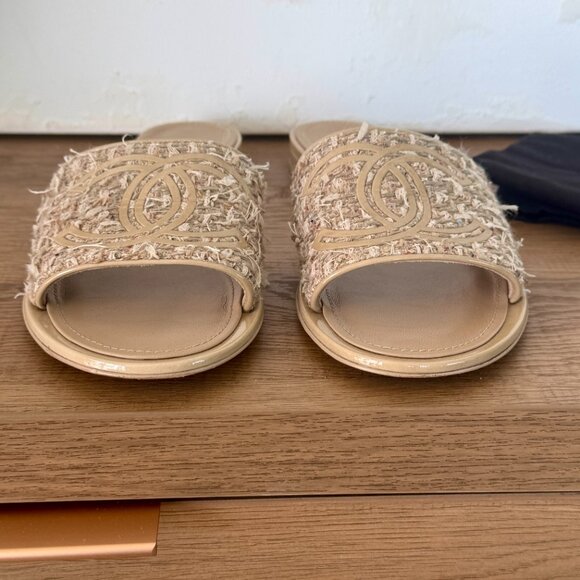 Authentic Chanel Tweed Slides Beige Gold CC Logo Sandals - Picture 6 of 9